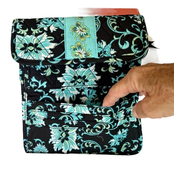 NWT Lemon Hill Quilted Bags Set- Tote, Make-Up Bag, Wallet, Blue Paisley Floral - Picture 7 of 15